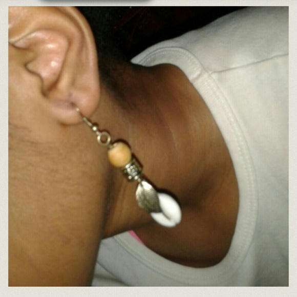 Handmade Cowie shell Earnings