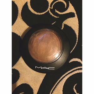 Mac mineralize skin finish