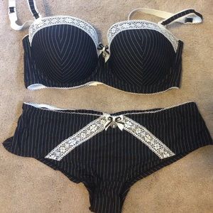 Adore Me 34DD black white bra panty set