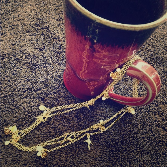 Extra long golden tone classy necklace