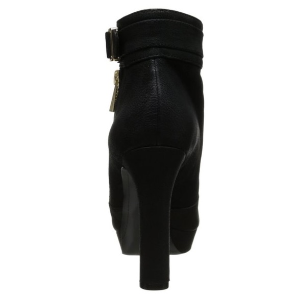 Vince Camuto "SULTRA" #SOLD - Picture 2 of 4