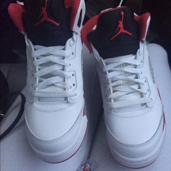 Fire red 5s size 5Y, does come with lace locks - Picture 1 of 3