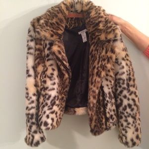 Cache leopard faux fur crop fitted jacket