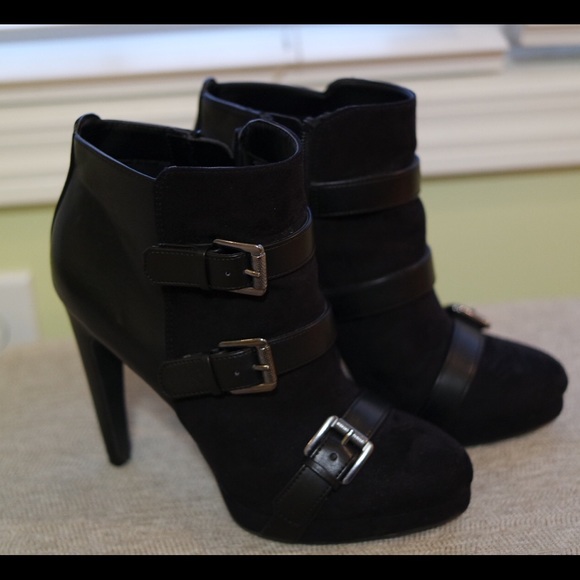 SAM & LIBBY black booties