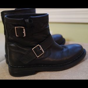 TOPSHOP flat boots