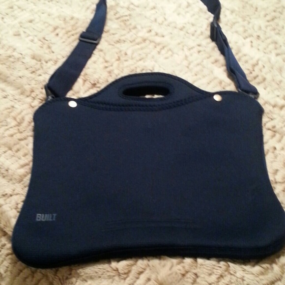 Built padded computer carrying bag