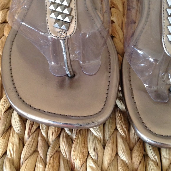 Sold - Picture 3 of 4