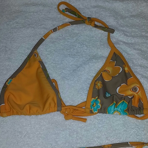 Bikini - Picture 2 of 3