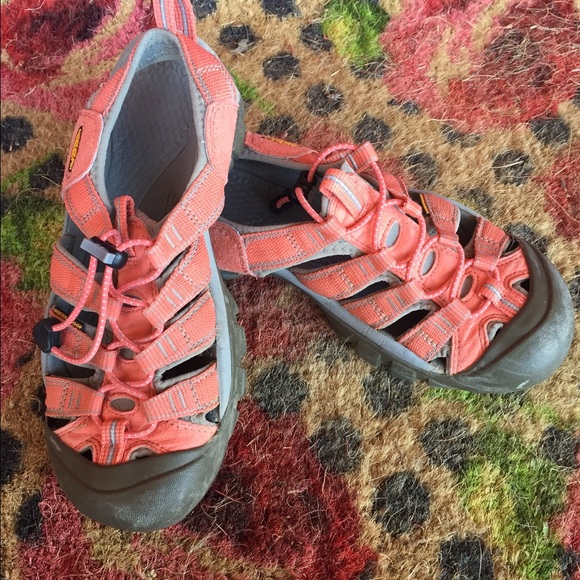 Keen sandals salmon orange color