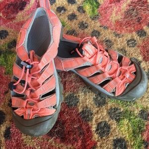 Keen sandals salmon orange color