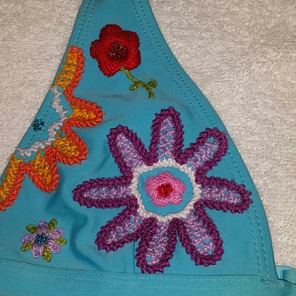 Bikini - Picture 2 of 4