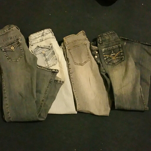 On Sale Now*¥4 jeans bundle