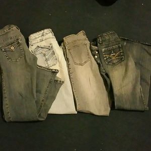 On Sale Now*¥4 jeans bundle