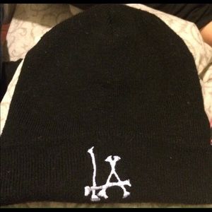 AUTHENTIC BRANDY MELVILLE LA BEANIE