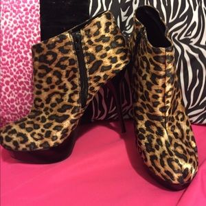 Cheetah print Heels Anne Mitchell
