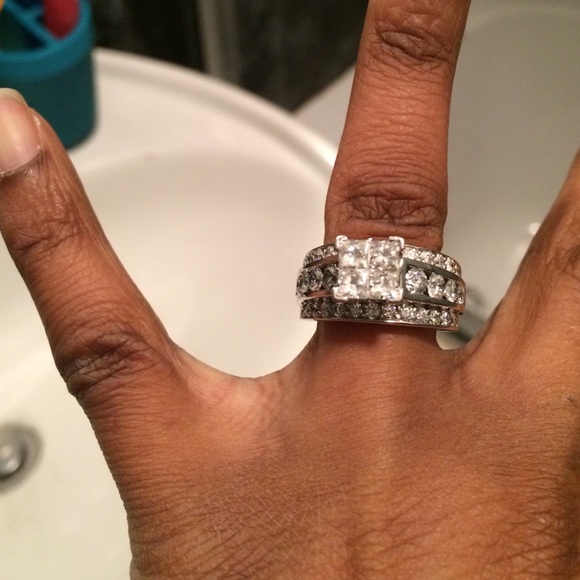 Dimond ring - Picture 2 of 4