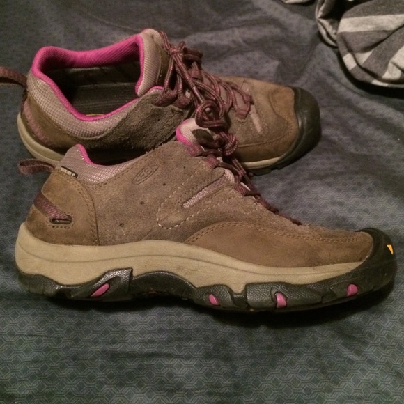 Keen hiking shoes