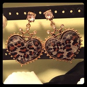 Leopard heart earrings