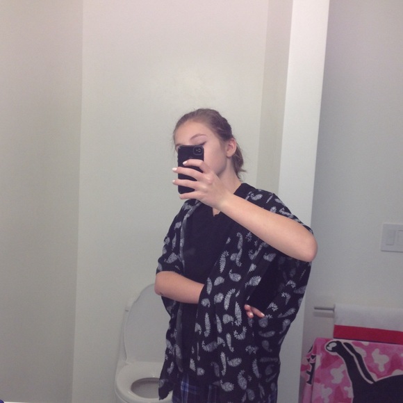 Brandy Melville kimono - Picture 4 of 4