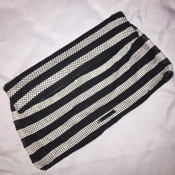 🎉🎉HOST PICK!! 12/4/16 🎉🎉BCBG Mesh Clutch - Picture 1 of 4