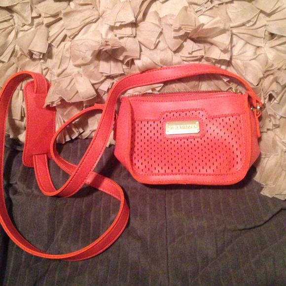 Coral Steve Madden crossbody bag