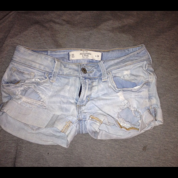A&F Short Ripped Jean Shorts