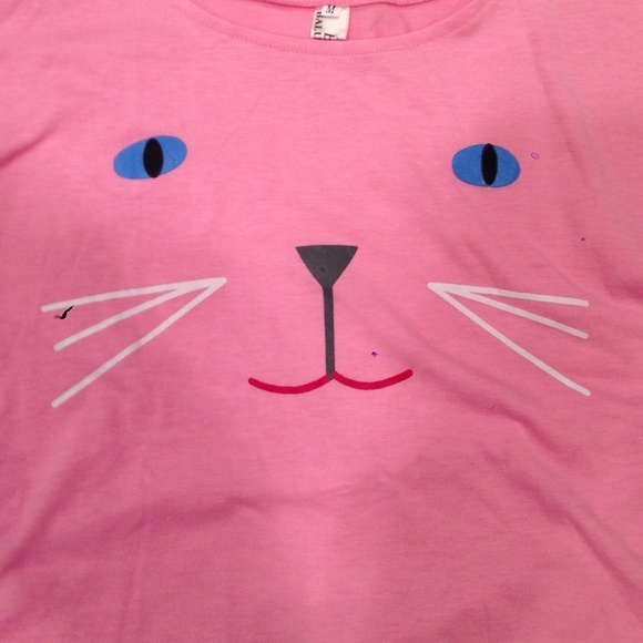 Pink cat face t-shirt (Is a little cropped) - Picture 2 of 3