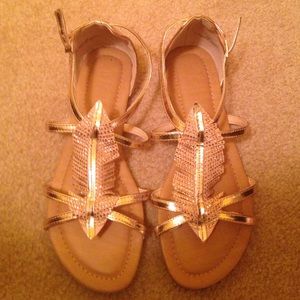 Gold Feather Sandals✨