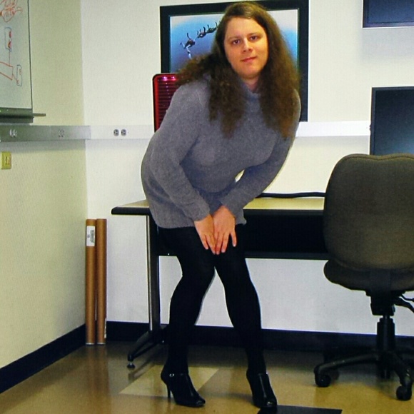 Warm gray sweater dress - Picture 2 of 3