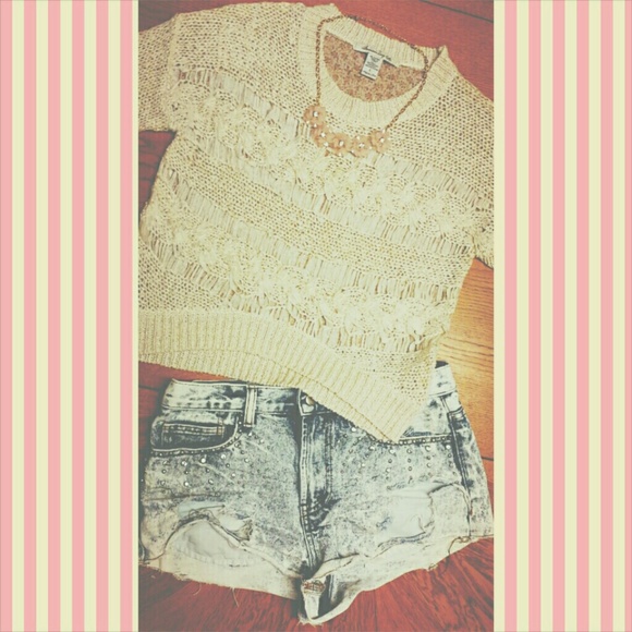 Lightweight Floral-backed Sweater - Picture 1 of 3