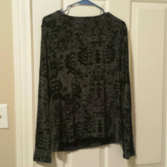 Patterned black top - Picture 2 of 3