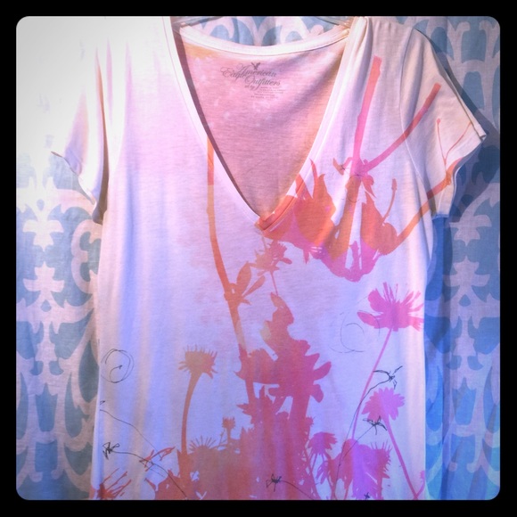 ❌❌SOLD❌❌American Eagle V Neck Tee