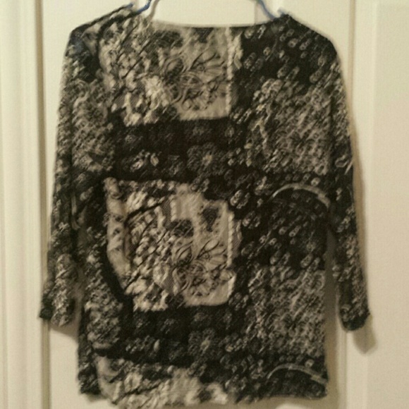 Patterned top - Picture 4 of 4