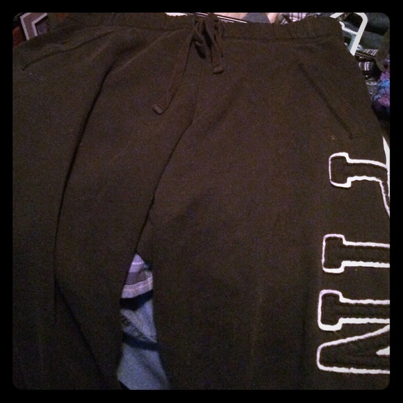 VS PINK black boyfriend sweats and pink sweats