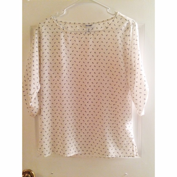 White shirt with navy blue anchors!!