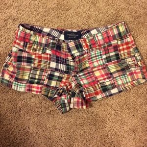 Adorable plaid pattern shorts