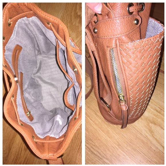 Steve Madden Crossbody Convertible Backpack Bag - Picture 3 of 4