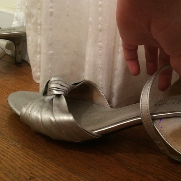 Heels - Picture 2 of 3