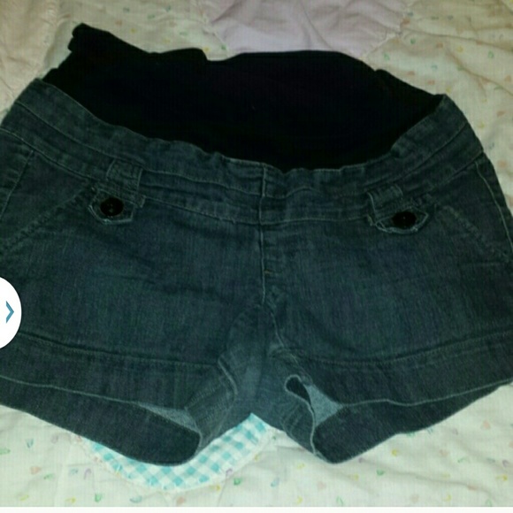 Maternity shorts