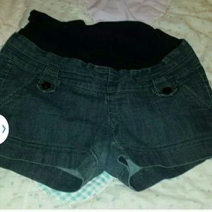 Maternity shorts