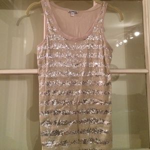 Gold and silver sequenced tank