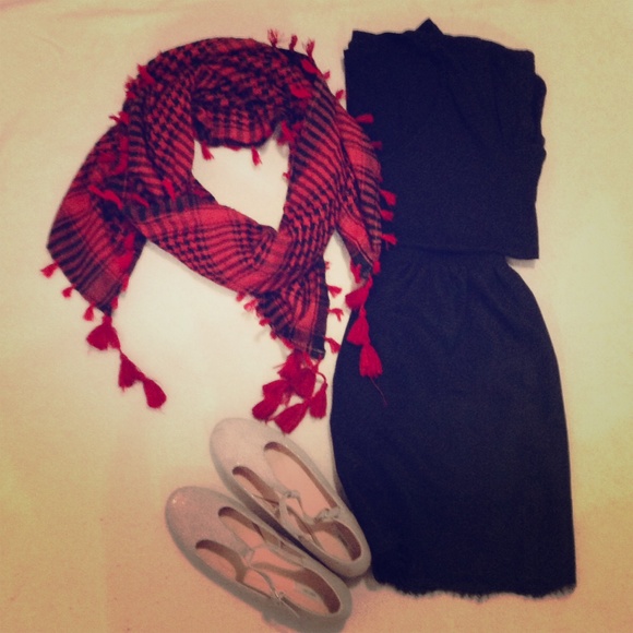 F21 black skirt