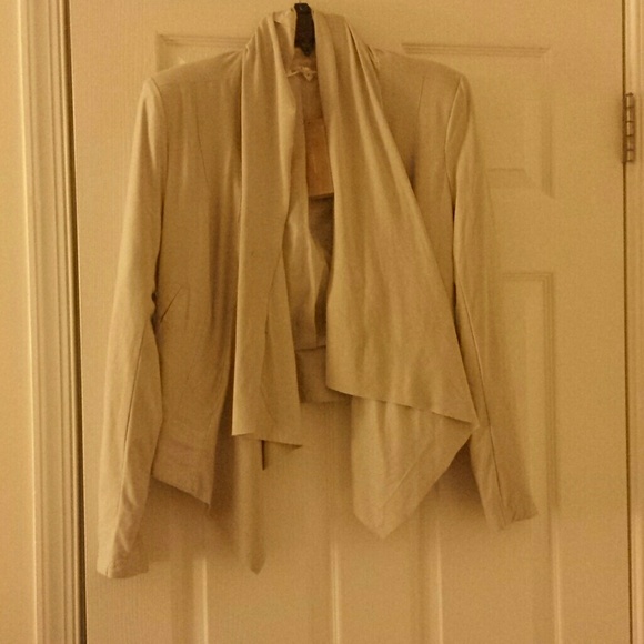 Very Cute jacket ....cute with jeans!!!