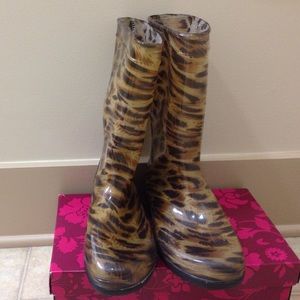 Cheetah print rain boots