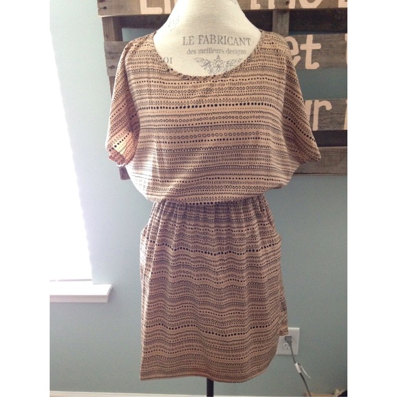 Tan and black print pocket dress