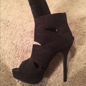 Black Forever21 strappy heels
