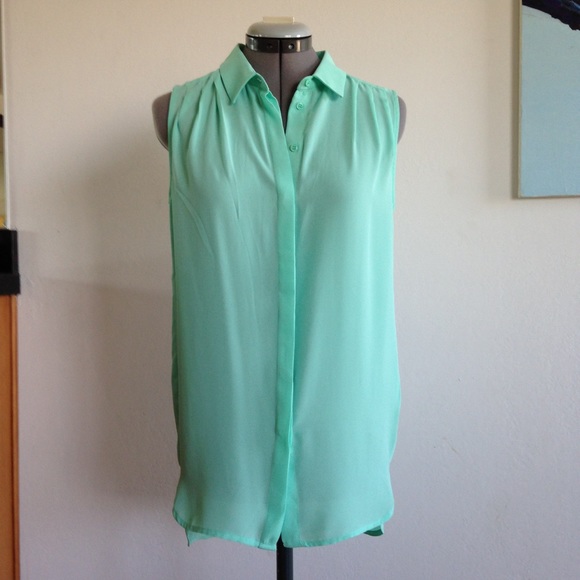 Forever 21 shirt. Excellent condition. Size S