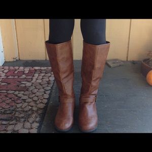 NWOT brown boots 💛💛