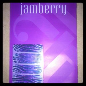 1 full sheet of Jamberry Nail wraps