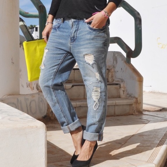 ZARA BOYFRIEND JEANS -- BLUE JEANS